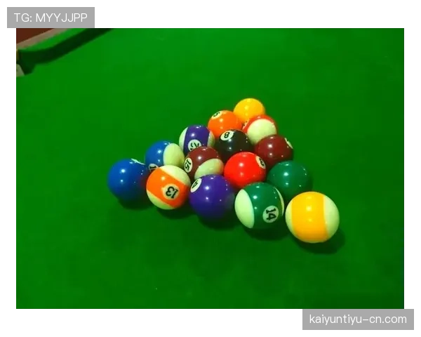 开球规则：何时算球在比赛中及重复触球限制